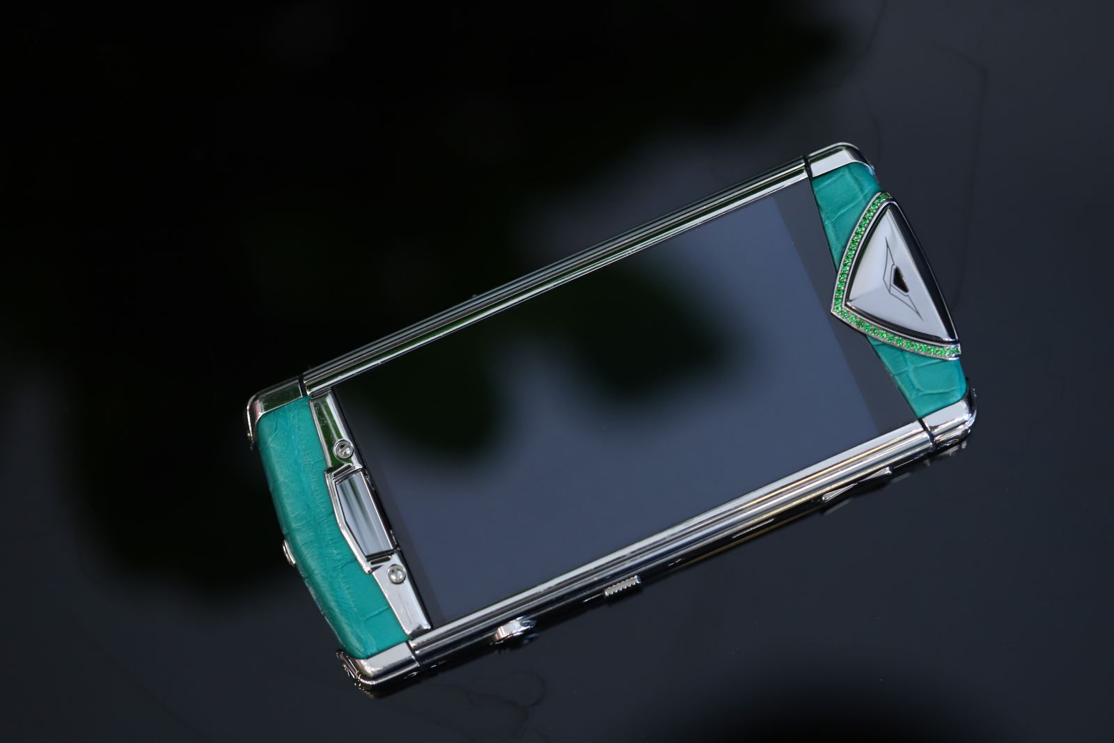 Vertu Signature Touch Da Cá Sấu Xanh