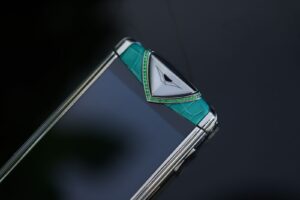 Vertu Signature Touch Da Cá Sấu Xanh