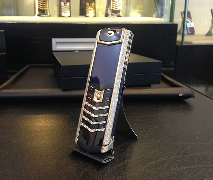 Vertu chính hãng đắt nhất