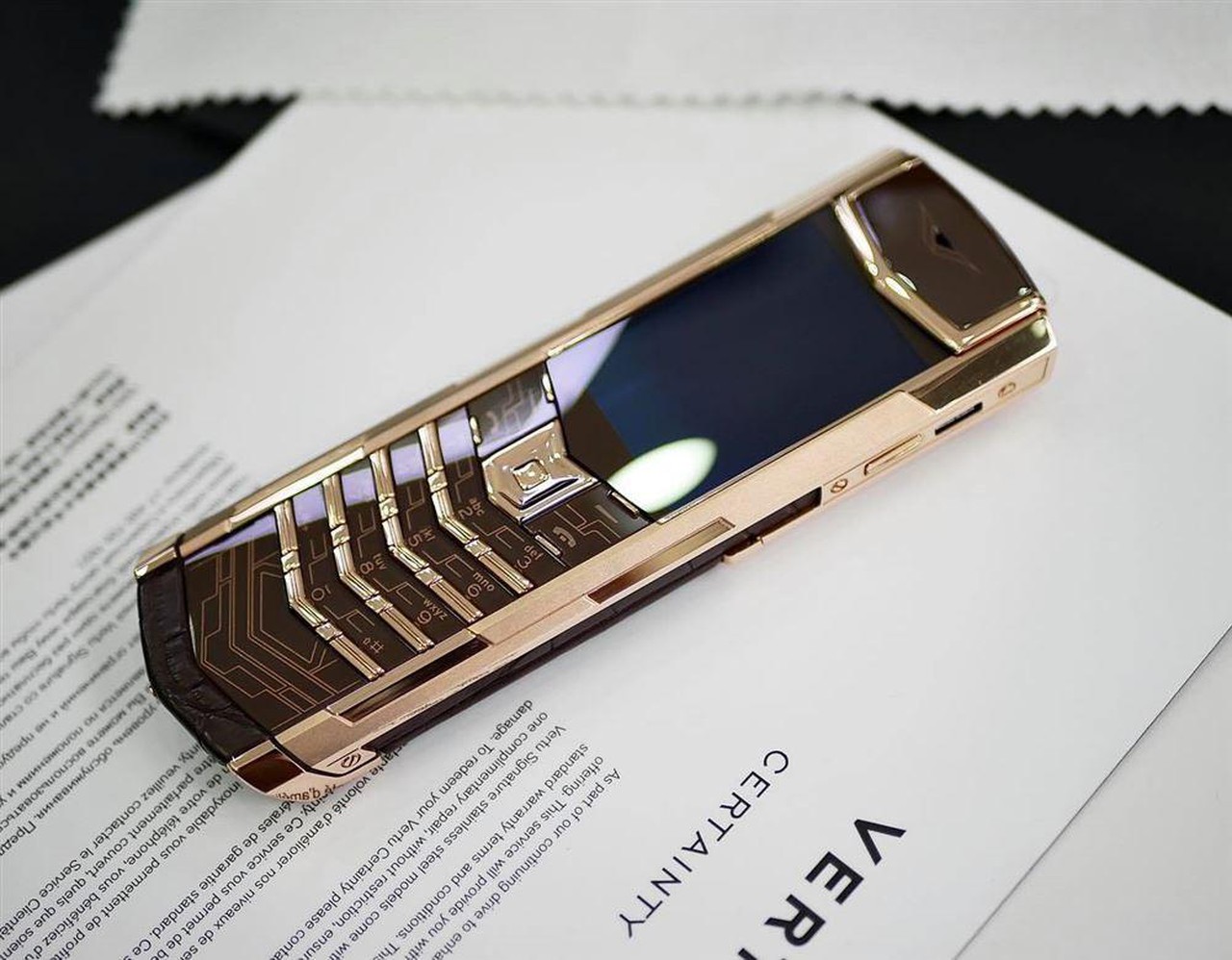 Vertu giá bao nhiêu thì phù hợp với người mua