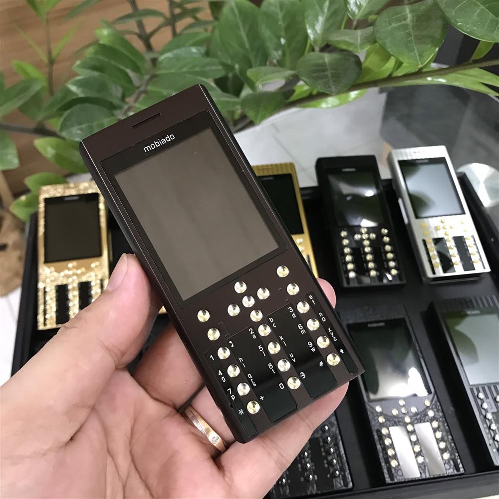 Điện thoại Mobiado Professional 105 chính hãng
